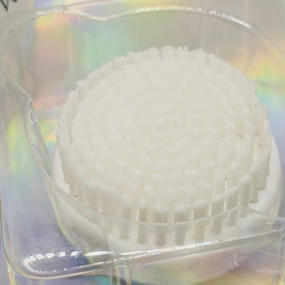 Mary Kay Skinvigorate Sonic Skin Care System - Picture 9 of 9